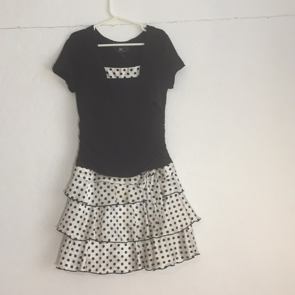Pretty black and white dress